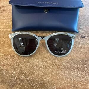 Draper James | Accessories | Draper James Sunglasses In  display picture 2